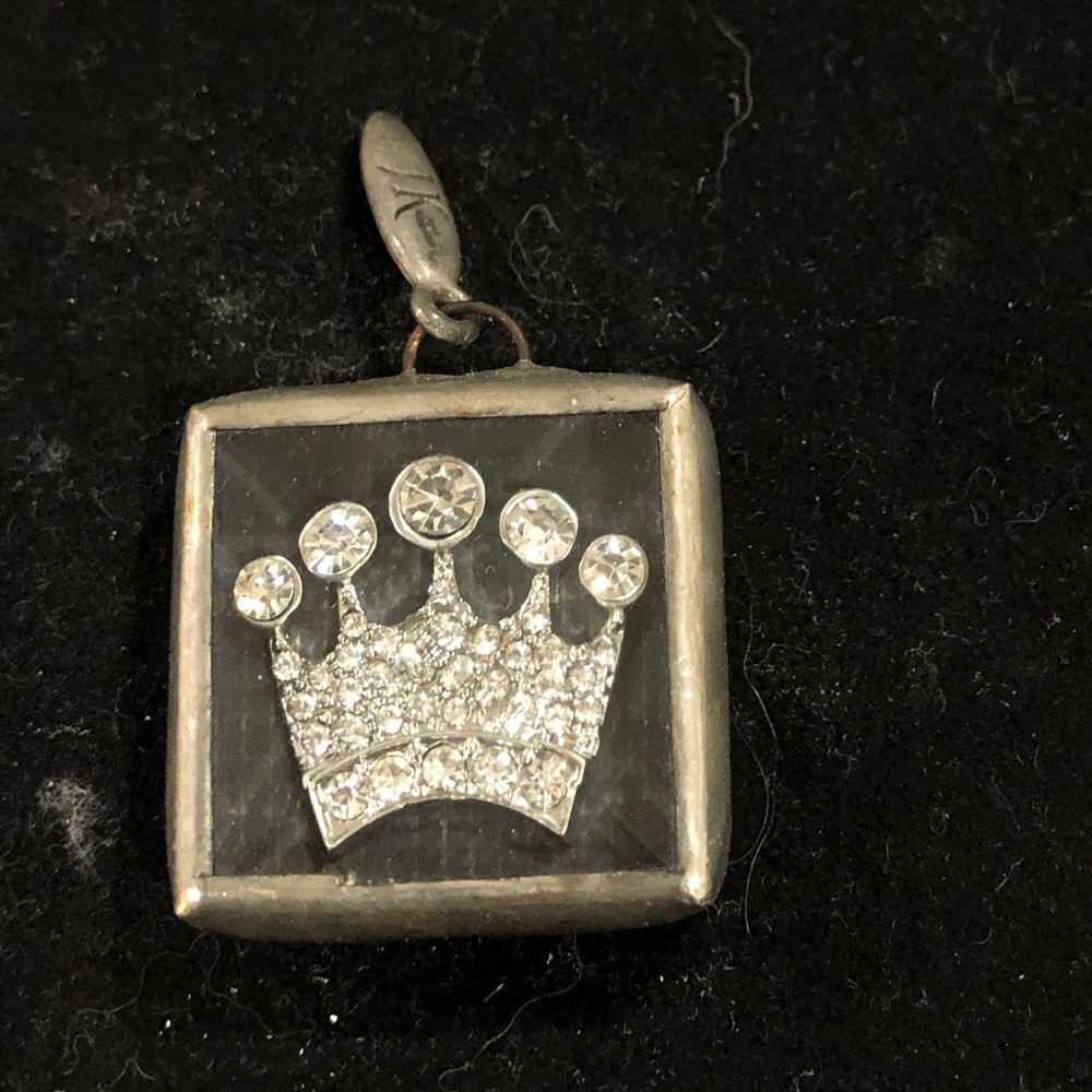 Queen of Hearts charm